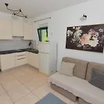 Сasa de vacaciones Eight-bedroom In
