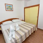 Eight-bedroom In