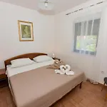 Eight-bedroom In Pašman