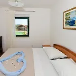 Eight-bedroom In * Pašman