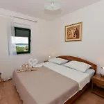 Eight-bedroom In