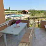 Eight-bedroom In Сasa de vacaciones *