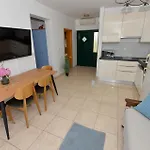 Сasa de vacaciones Eight-bedroom In Pašman