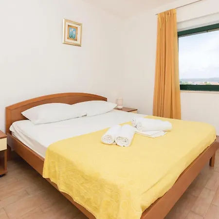 Awesome In With House Sea View