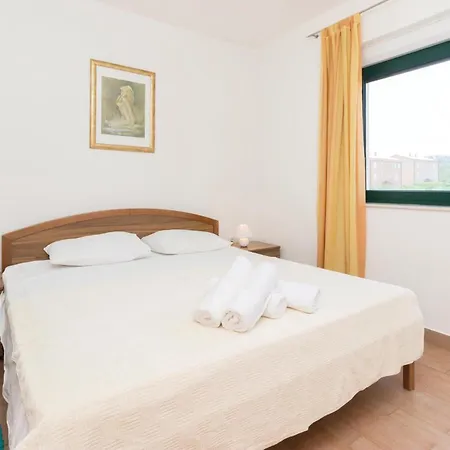 Holiday home Awesome In With House Sea View