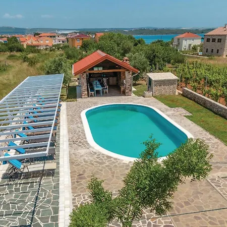 Holiday home Awesome In With House Sea View
