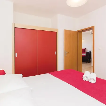 Holiday home Awesome In With House Sea View