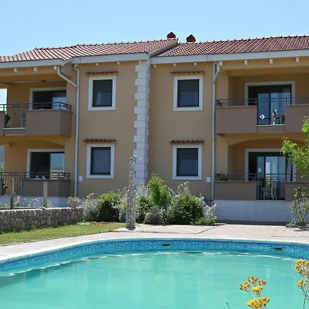 Eight-bedroom In *