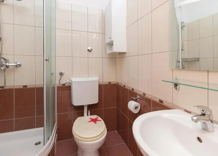 Eight-bedroom In