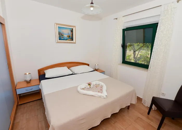 Eight-bedroom In