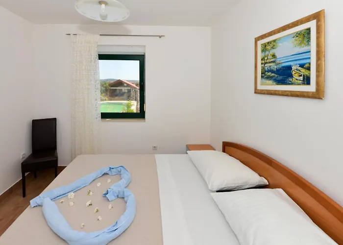 Eight-bedroom In * Pasman